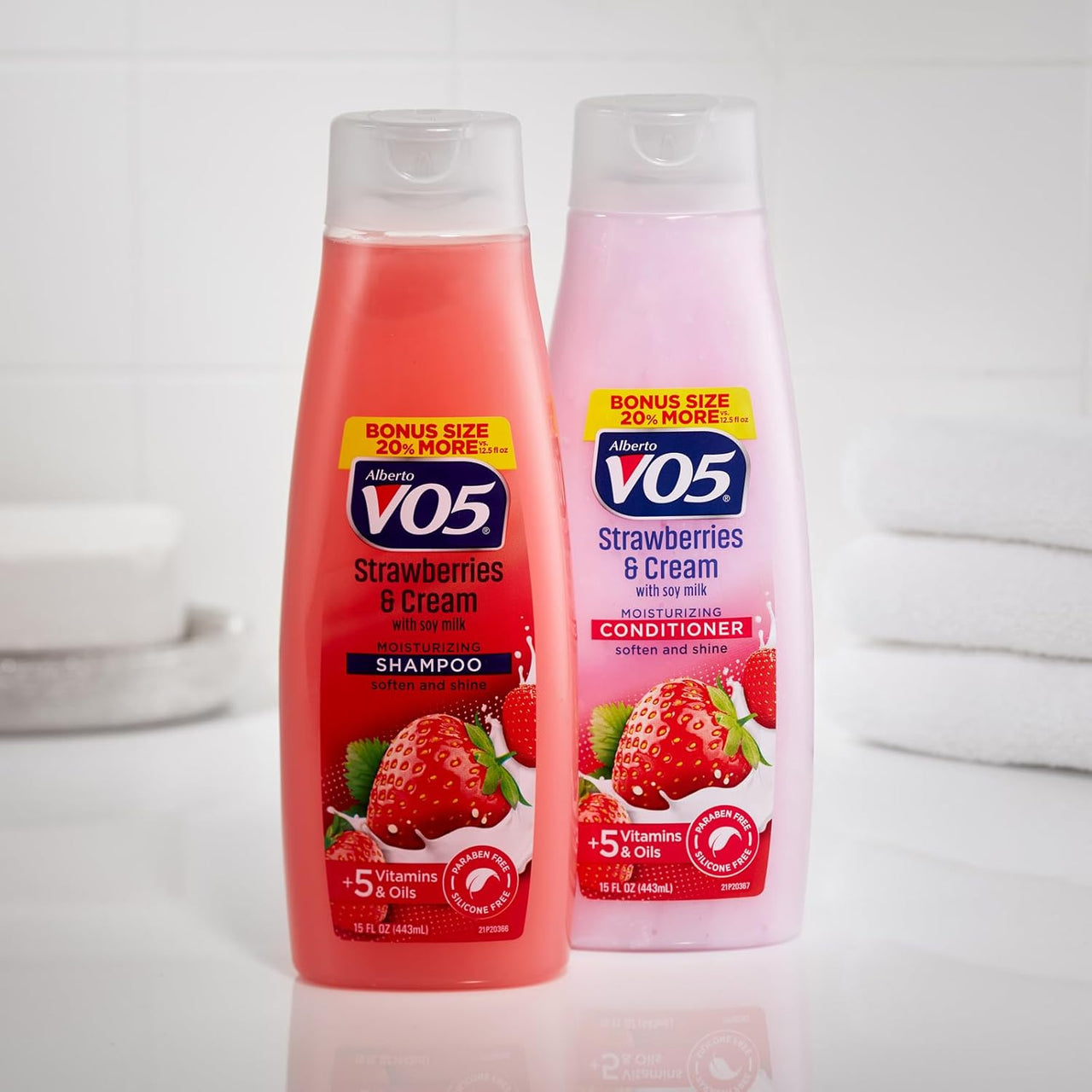 VO5 Strawberries & Cream Moisturizing Shampoo 15 FL OZ (443mL)